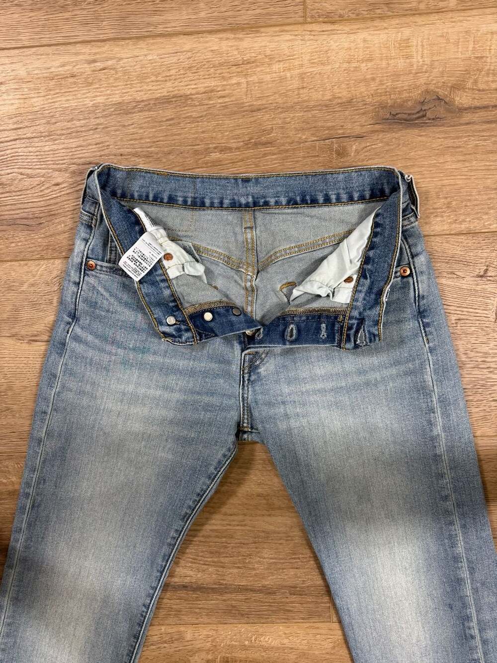 Levi’s 501 Original Fit Jeans Light Wash Straight Leg Women’s 27x30 - Picture 9 of 12